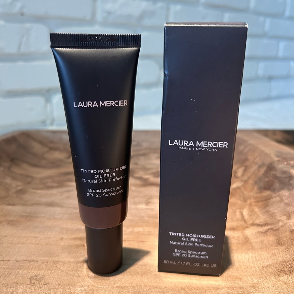 Laura Mercier Oil-Free Tinted Moisturizer - Broad Spectrum SPF 20- Cacao